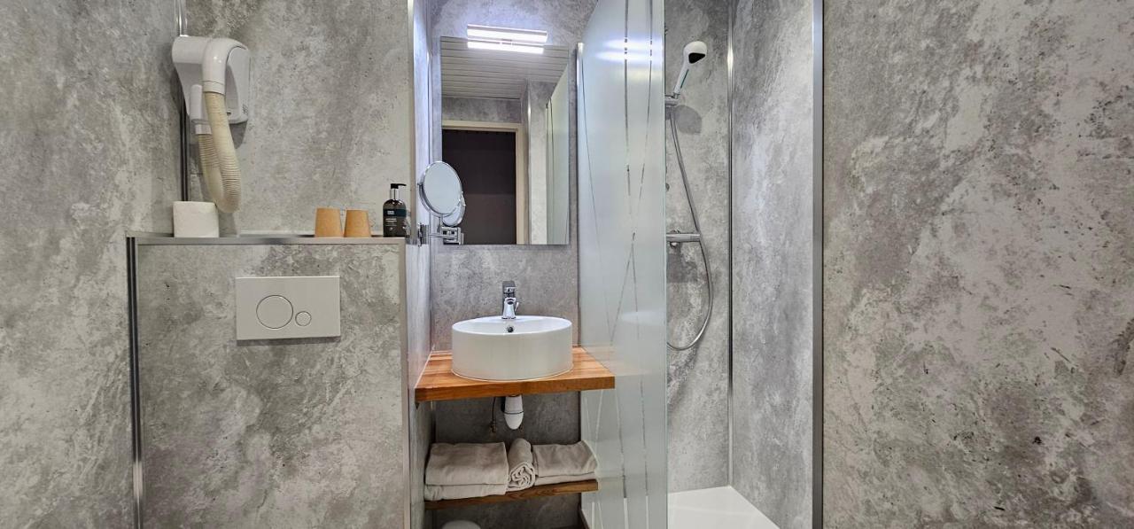 Logis Hotel La Grassinais Сен-Мало Экстерьер фото
